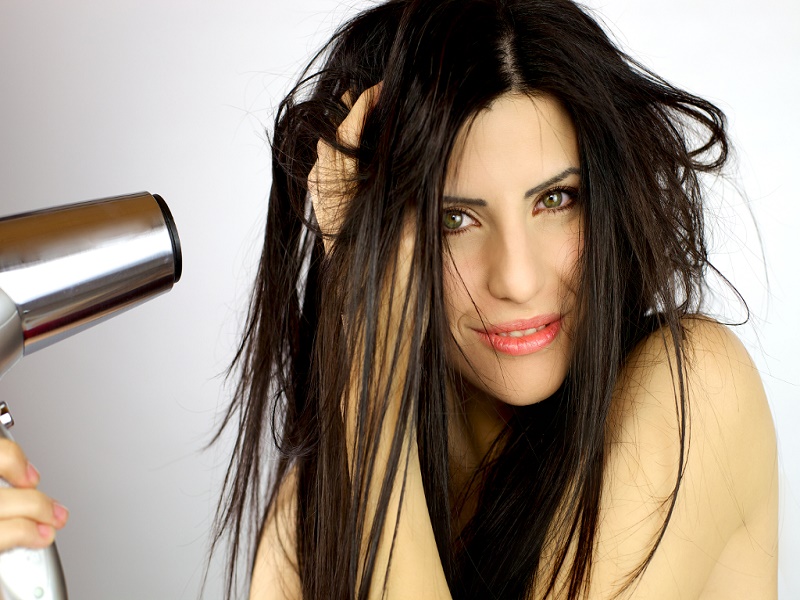Mitos Kebiasaan Merawat Rambut